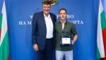  Министър Глушков награди европейския шампион на 200 м бруст Любомир Епитропов