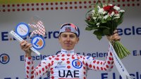Погачар докосва трети триумф на Обиколката на Франция