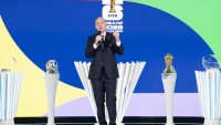 Ето'о защити Инфантино