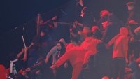 Трагедия! Трима души загинаха, а над 200 са ранени при сблъсъци между фенове на мач