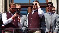 Нойер размаха пръст преди екшъна с Бока 
