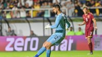 Новият отбор на наш национал стартира с равенство, той остана на пейката