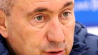 Мъри Стоилов е на крачка от нов трансфер! Гьозтепе привлича халф от Англия