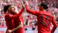 Байерн приключи сезона с 4:0, Хофе обаче оцеля
