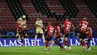 НА ЖИВО: Локомотив София - Левски 1:0 (Спас Делев открива)
