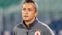 За да не се опари: Янев няма да "пипа" ЦСКА