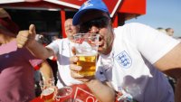 Феновете в Катар свикнаха с липсата на бира