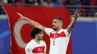 Тежко наказание! УЕФА официално резна звезда на Турция