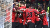 С блестящ Леао, Милан удари Лацио 2:0 и излезе първи