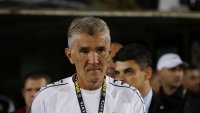 Асистентът на Достанич отсече: Дано виковете &bdquo;Оставка&ldquo; не влияят на момчетата