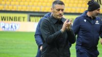 Ботев Пловдив на колене пред Керкез, навиват го да остане