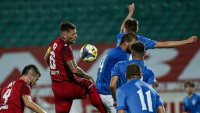 Оцелял в Първа лига клуб очаква нови спонсори