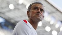 Луис Енрике избяга от жребия за Шампионската лига с колело