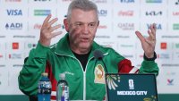 Селекционерът на Мексико: Сами си направихме мача труден