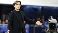 На гилотината: Турците изритаха Монтела