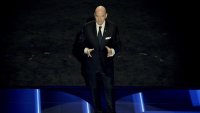 Ще падне ли от трона? И КОНКАКАФ свали доверието от Инфантино