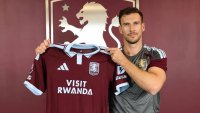 Германец подсили Астън Вила, но португалец се колебае