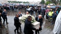 Смело сърце: Хиляди изпратиха в дъжда големия Алекс Занарди