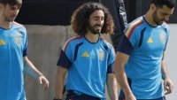Кукурея зарадва пощальона си със златен медал + СНИМКИ