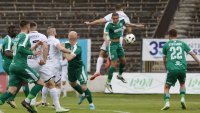 Ботев Враца се разделя с над половин отбор