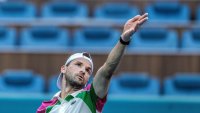 Григор Димитров и Яник Синер на централния корт днес в Лондон