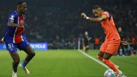 Капитанът на Барса има обяснение за пердаха от ПСЖ