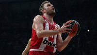 Дара надъхва Везенков преди финала: Разбий ги, шампионе