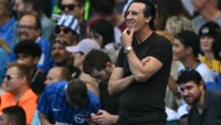 Голмайсторът на Вила отказал да играе срещу Чайките