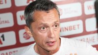 Само Стойчо Младенов остана пред Христо Янев