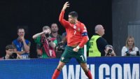 Роналдо флиртува със стюардеса, после й каза за Джорджина