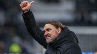 Лийдс също се справи с Уест Хям, Груев влезе от пейката