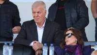 Сираков привиква трио на килимчето 