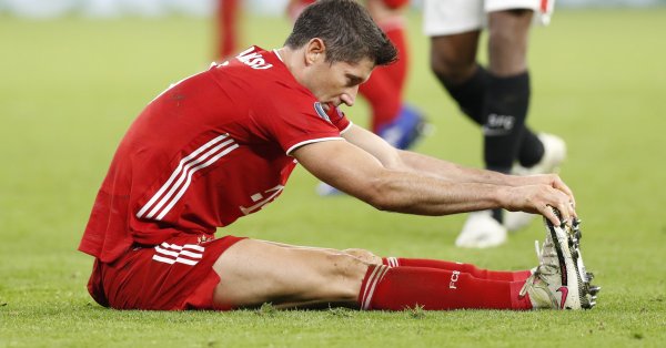 В момента раздялата между стрелеца и носителя на 4 трофея