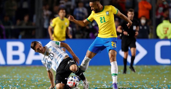 Великаните във футбола - Аржентина и Бразилия, си врътнаха безлично