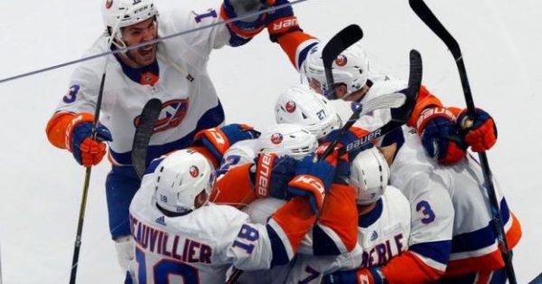 Първоначалната идея е клубовете да домакинстват мачовете в собствените си