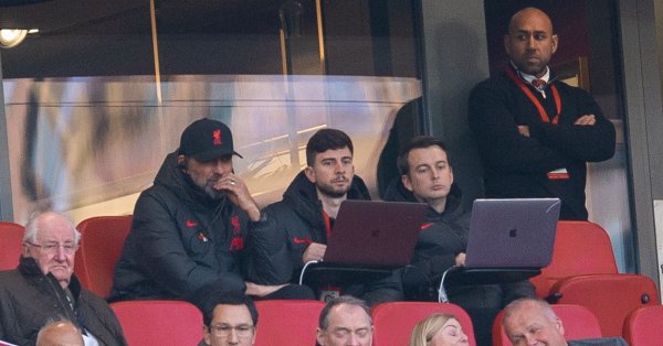 И така низходящата спирала продължава и е трудно да преценим