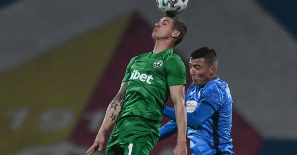 Фенове на Галатасарай са налазили националът Кирил Десподов в социалните