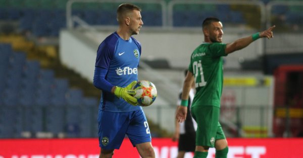 Румънският гранд Динамо Букурещ официално обяви привличането на Пламен Илиев