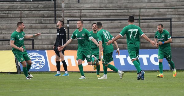 Ботев Враца победи с 2:0 като гост Славия в директен