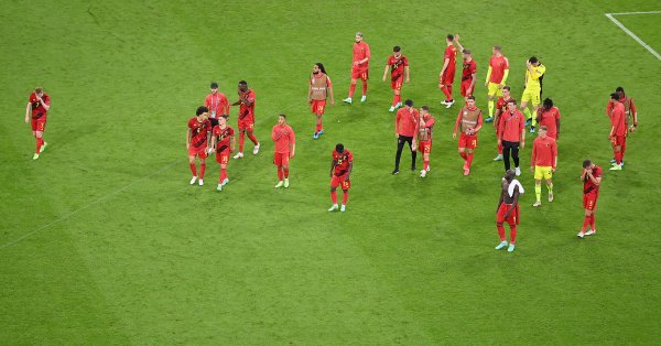 Футболът излезе от спортните секции на белгийските медии и превзе