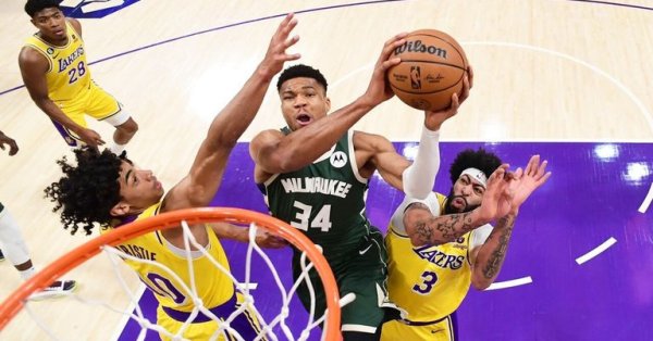 Домакините от Лейкърс не разполага и с кой знае колко