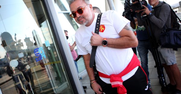 Националният селекционер на България Ясен Петров говори пред медиите преди