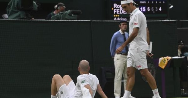 Ветеранът Роджър Федерер влезе в 1 4 финалите на Уимбълдън след