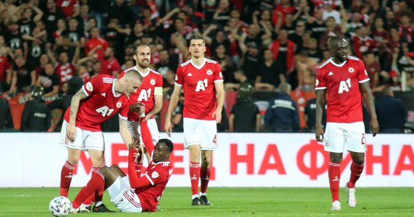 ЦСКА отстъпи с 1 2 на гръцкия шампион Олимпиакос Пирея