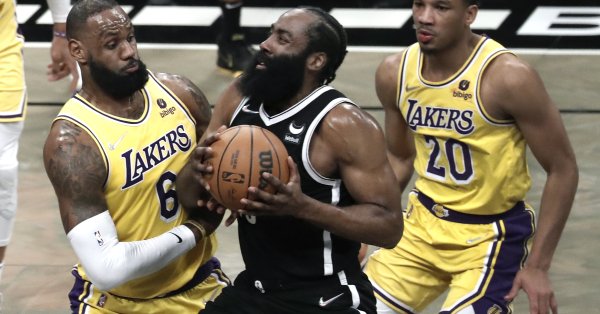 Преди това като други заместници бяха избрани Ламело Бол и