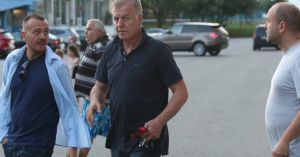 Преди дни Царско село е отхвърлил оферта за звез shy дата си