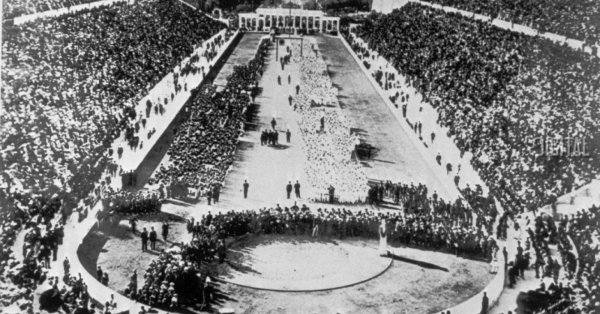 Първите летни олимпийски игри се провеждат в Атина Гърция от