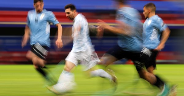 Отборът на Аржентина записа първа победа на футболния турнир Копа