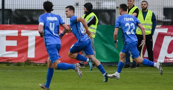 Левски постигна победа с 2 0 при гостуването си на Царско