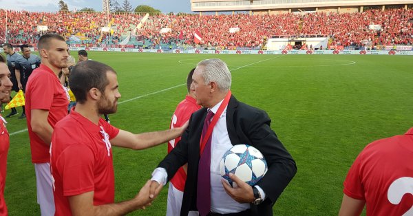 Най великият български футболист в историята Христо Стоичков изрази публично подкрепата